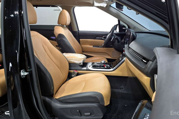 2023 Kia Carnival с пробегом 79 964 км