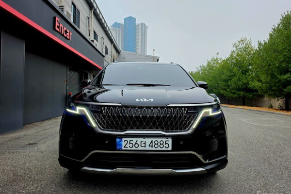 2023 Kia Carnival с пробегом 24 355 км