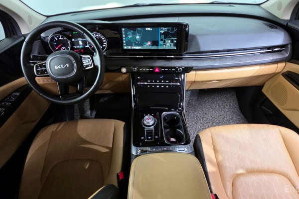 2023 Kia Carnival с пробегом 71 402 км