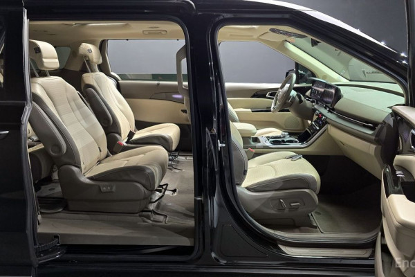 2022 Kia Carnival с пробегом 32 979 км