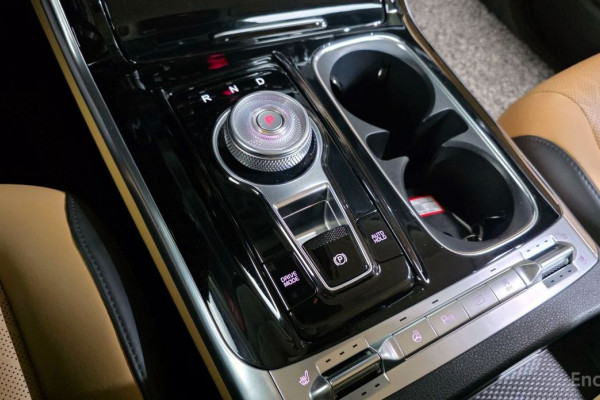 2023 Kia Carnival с пробегом 71 402 км