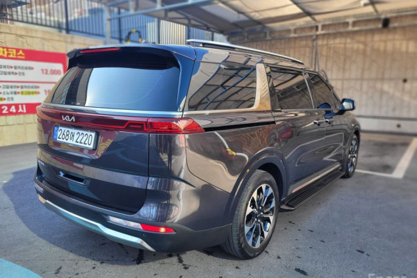 2023 Kia Carnival с пробегом 61 294 км