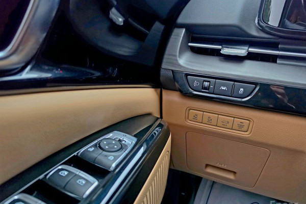 2023 Kia Carnival с пробегом 24 355 км