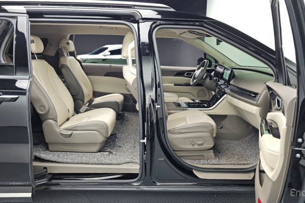 2022 Kia Carnival с пробегом 25 060 км