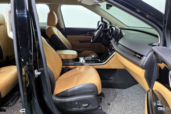 2023 Kia Carnival с пробегом 71 402 км