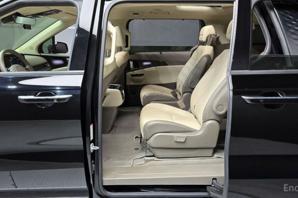 2022 Kia Carnival с пробегом 32 979 км