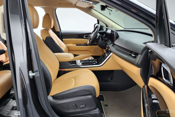 2023 Kia Carnival с пробегом 29 418 км
