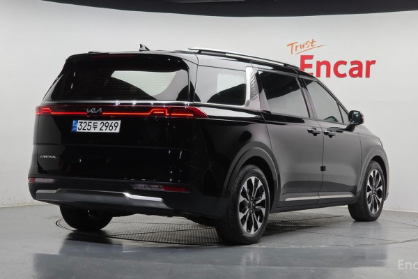 2021 Kia Carnival с пробегом 28 040 км