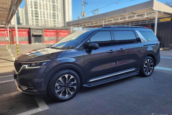 2023 Kia Carnival с пробегом 61 294 км