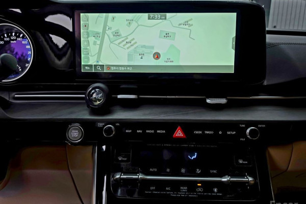 2023 Kia Carnival с пробегом 24 355 км