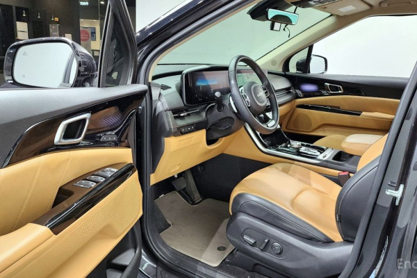 2023 Kia Carnival с пробегом 29 418 км