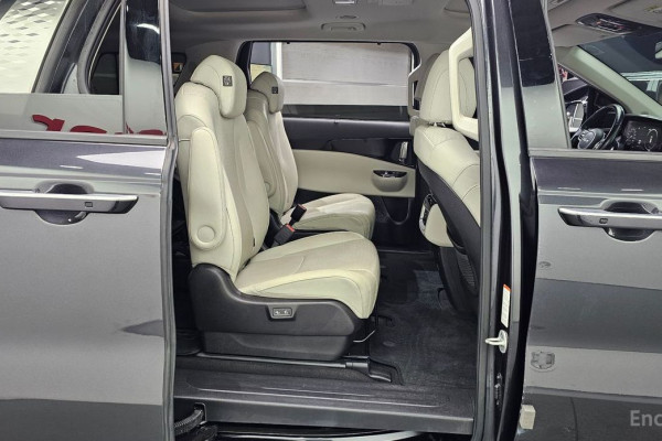 2021 Kia Carnival с пробегом 38 307 км