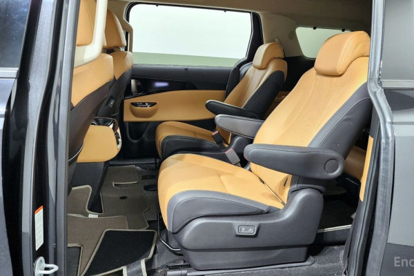 2023 Kia Carnival с пробегом 29 418 км