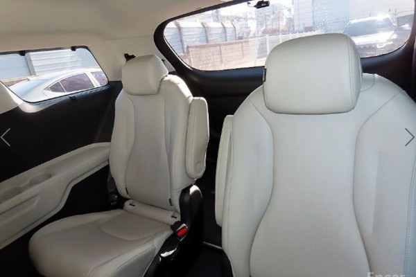 2022 Kia Carnival с пробегом 42 249 км