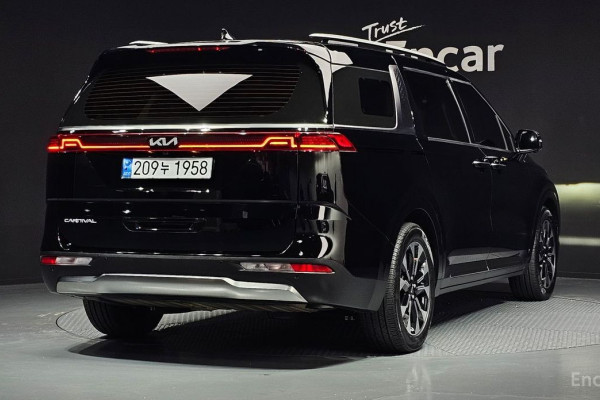 2022 Kia Carnival с пробегом 69 263 км