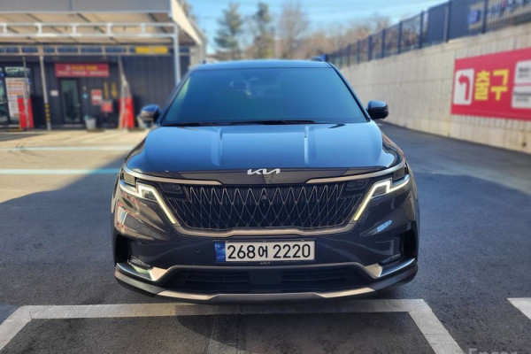 2023 Kia Carnival с пробегом 61 294 км