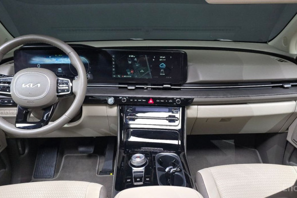 2023 Kia Carnival с пробегом 40 292 км