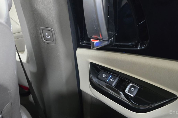 2022 Kia Carnival с пробегом 50 480 км