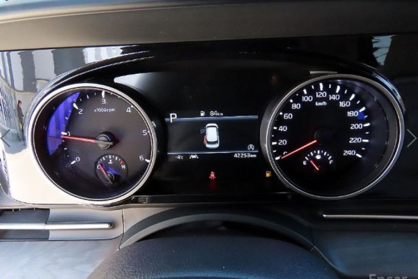 2022 Kia Carnival с пробегом 42 249 км