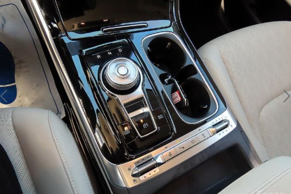 2022 Kia Carnival с пробегом 42 249 км