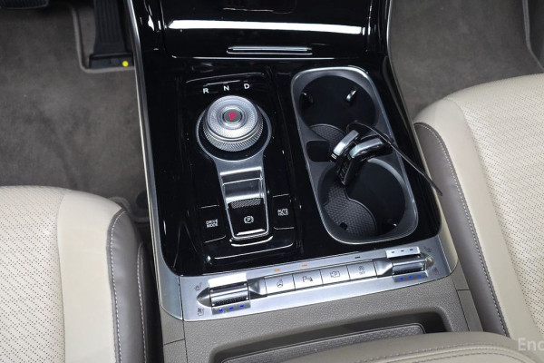 2023 Kia Carnival с пробегом 40 292 км