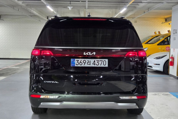 2022 Kia Carnival с пробегом 83 837 км