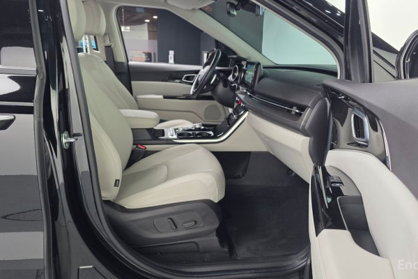 2021 Kia Carnival с пробегом 28 040 км