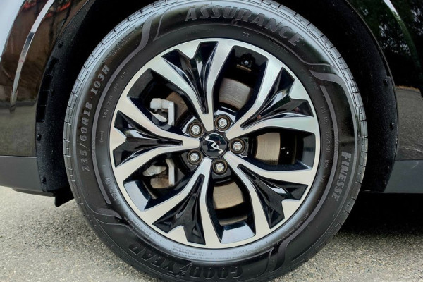 2023 Kia Carnival с пробегом 24 355 км