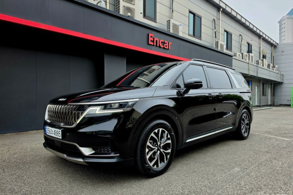 2023 Kia Carnival с пробегом 24 355 км