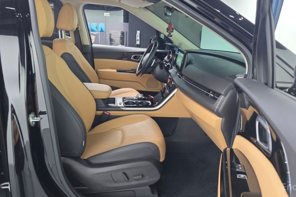 2023 Kia Carnival с пробегом 38 438 км