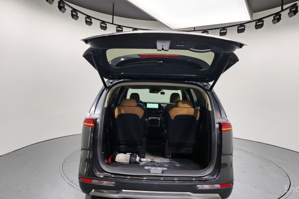 2023 Kia Carnival с пробегом 29 418 км