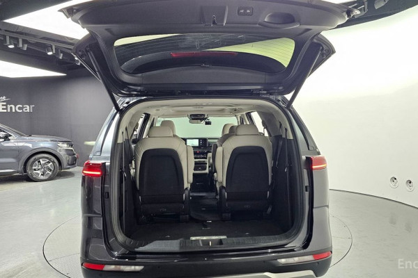 2021 Kia Carnival с пробегом 38 307 км