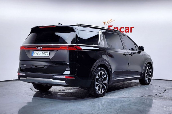 2023 Kia Carnival с пробегом 73 792 км