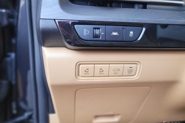 2023 Kia Carnival с пробегом 61 294 км