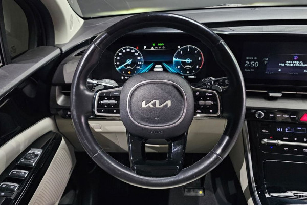 2022 Kia Carnival с пробегом 69 263 км