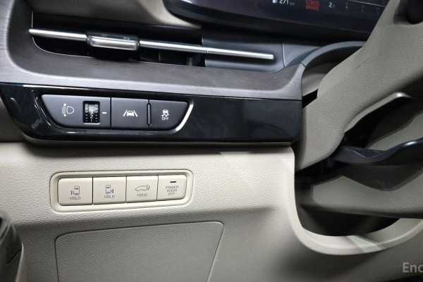 2023 Kia Carnival с пробегом 40 292 км