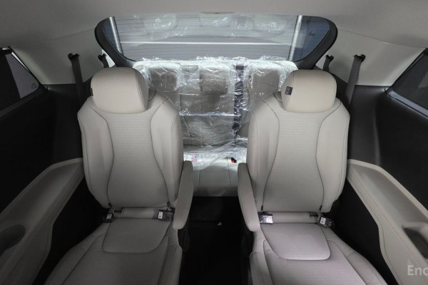 2021 Kia Carnival с пробегом 28 040 км