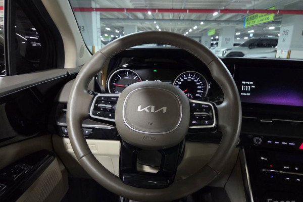 2022 Kia Carnival с пробегом 83 837 км
