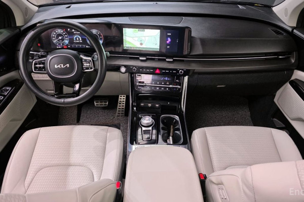 2023 Kia Carnival с пробегом 20 567 км