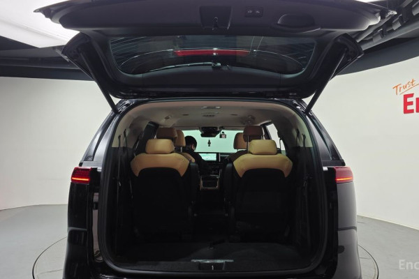 2023 Kia Carnival с пробегом 38 438 км