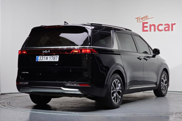 2023 Kia Carnival с пробегом 27 500 км