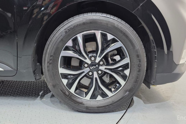 2022 Kia Carnival с пробегом 64 811 км