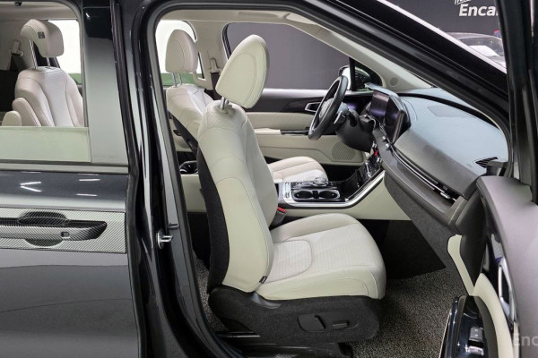 2023 Kia Carnival с пробегом 20 567 км