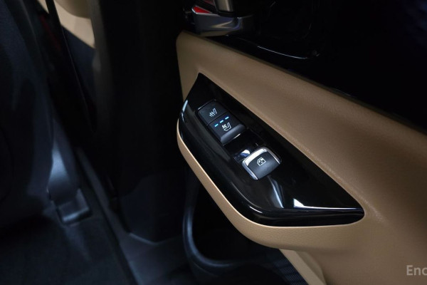 2023 Kia Carnival с пробегом 74 883 км