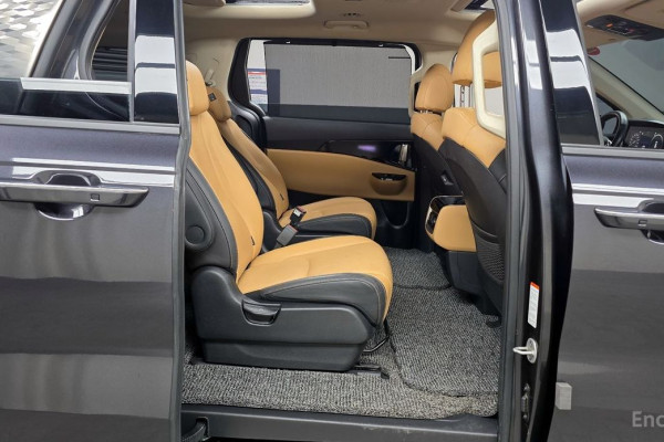 2023 Kia Carnival с пробегом 63 694 км