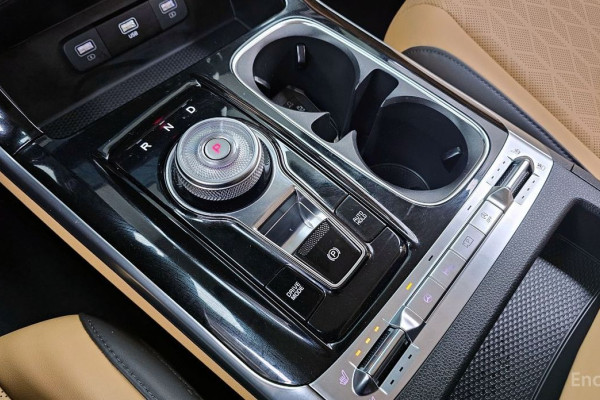 2023 Kia Carnival с пробегом 27 500 км