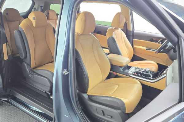 2023 Kia Carnival с пробегом 120 535 км