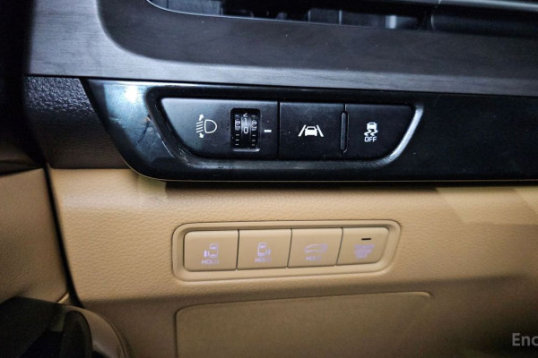 2023 Kia Carnival с пробегом 45 289 км