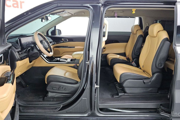 2023 Kia Carnival с пробегом 45 289 км