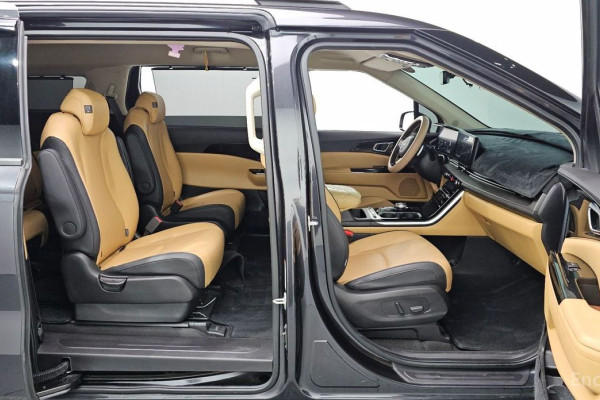 2023 Kia Carnival с пробегом 45 289 км